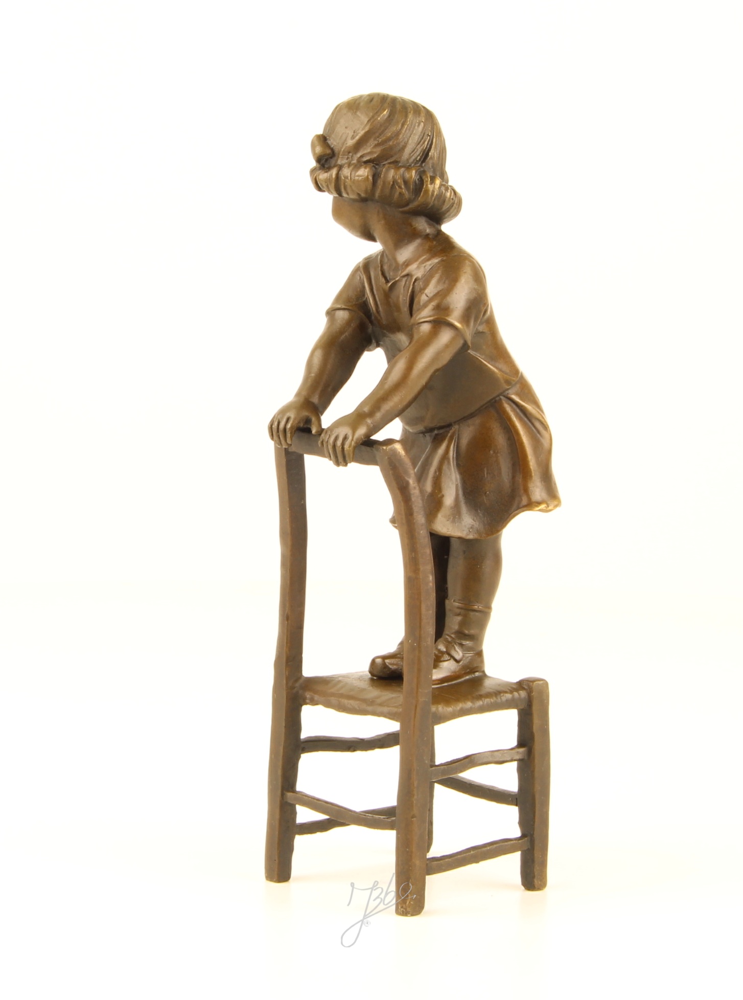 Verspielte Bronzeskulptur Mädchen auf Stuhl Kunstvolle Eleganz 6