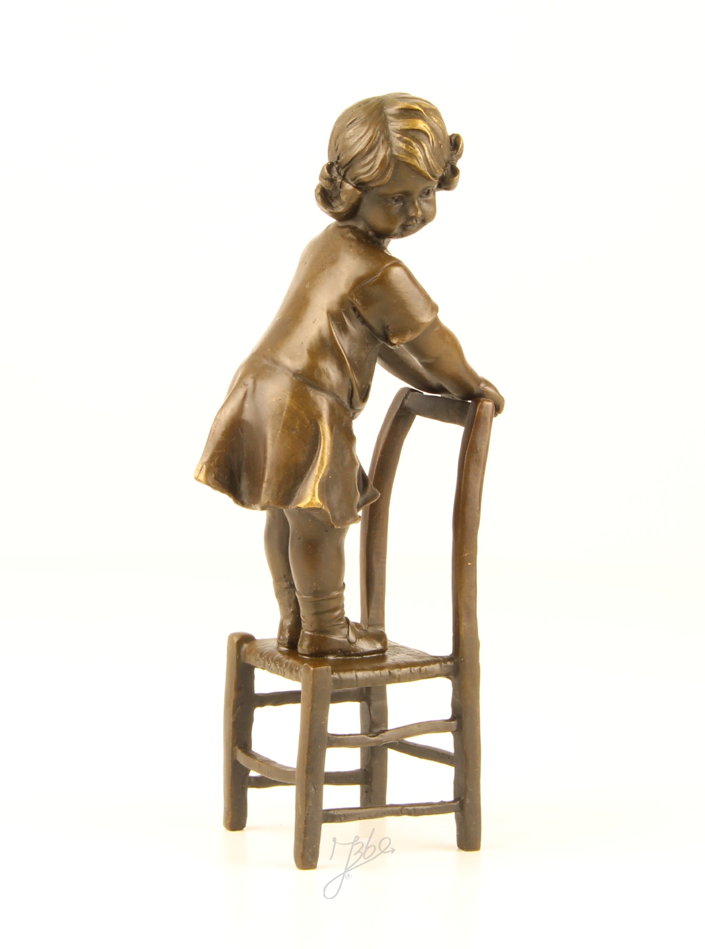 Verspielte Bronzeskulptur Mädchen auf Stuhl Kunstvolle Eleganz 15