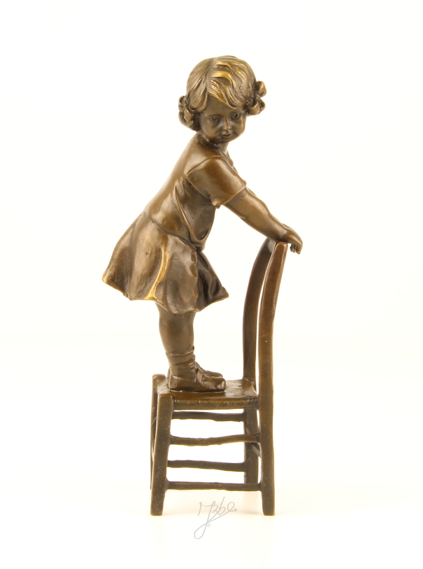 Verspielte Bronzeskulptur Mädchen auf Stuhl Kunstvolle Eleganz 16