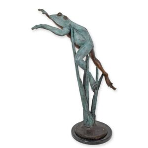 Dynamische Bronze Frosch Skulptur auf Marmorsockel  Eleganz Pur