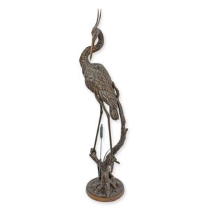Detaillierte BronzeKranichSkulptur Eleganter Gartenbrunnen für Ihr Zuhause
