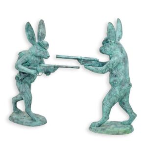 Einzigartige Bronze Hasenskulpturen Anthropomorphe Hasen mit Gewehren
