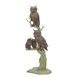 Detaillierte Bronze Eulenskulptur auf Baumstamm Kunstvolle Eleganz