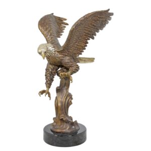 Detailreiche Bronze Adler Skulptur mit ausgebreiteten Flügeln