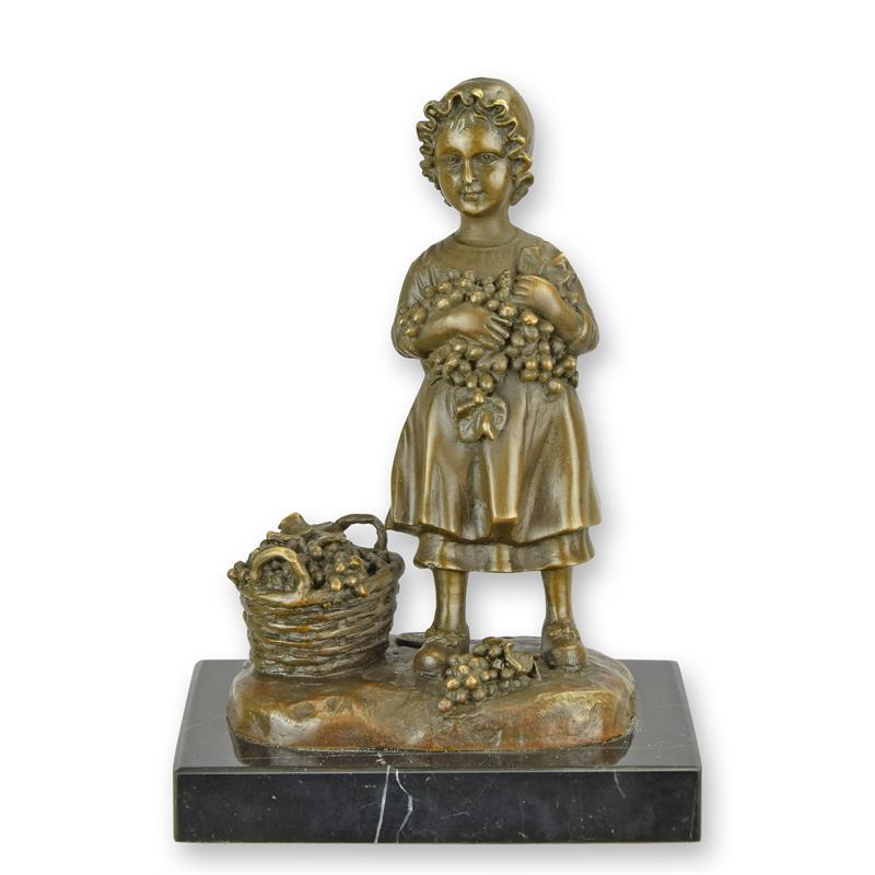 Elegante Bronze Mädchen Skulptur Bronzestatue eines Mädchens mit Trauben 2