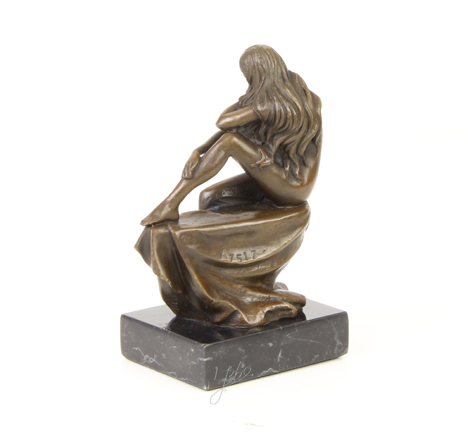 Elegante Bronze Frauenfigur Sitzende Skulptur einer Frau entdecken 9