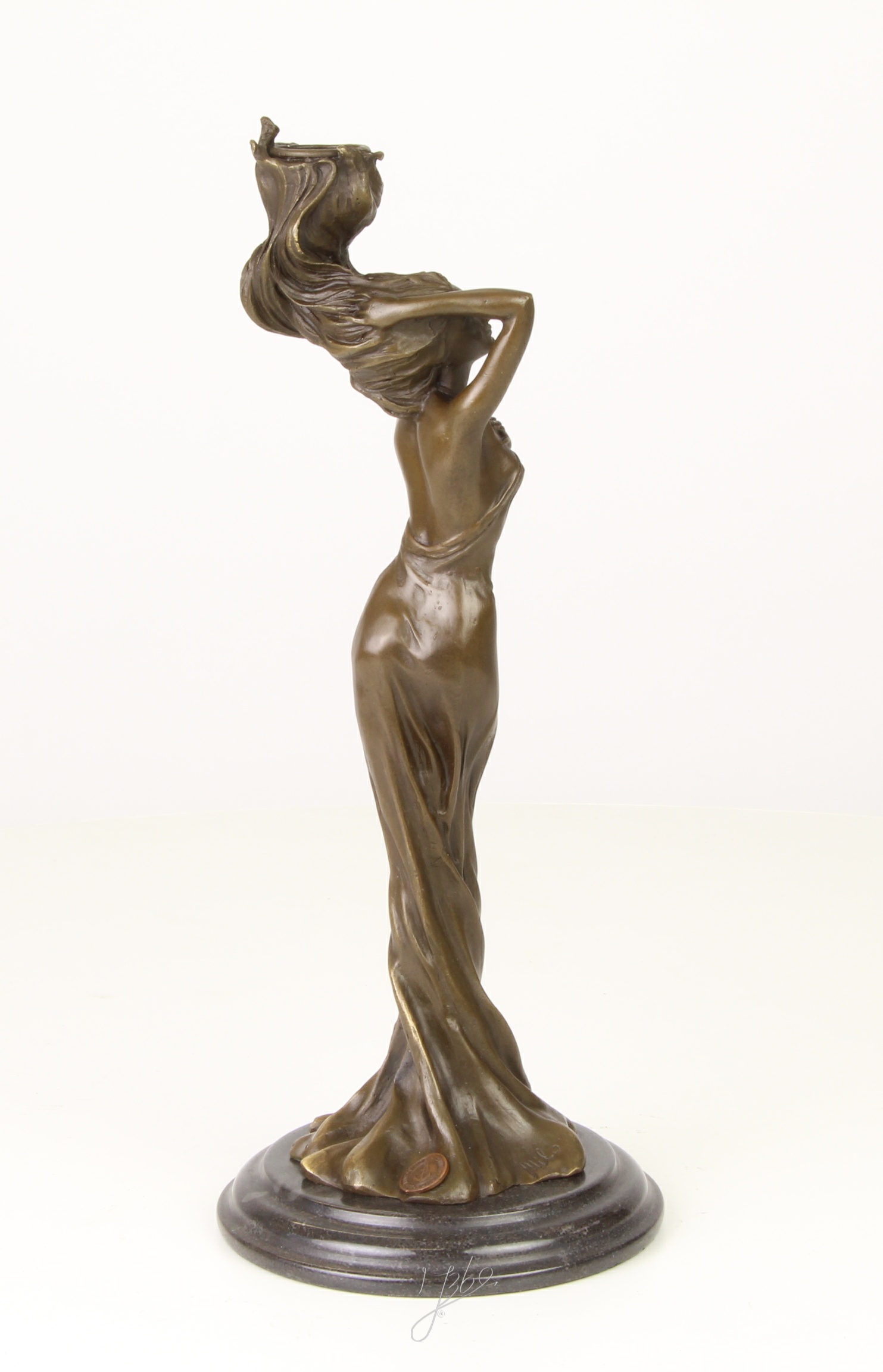 Eleganter Bronzefiguren Kerzenhalter mit Frauenmotiv für stilvolle Dekoration 15