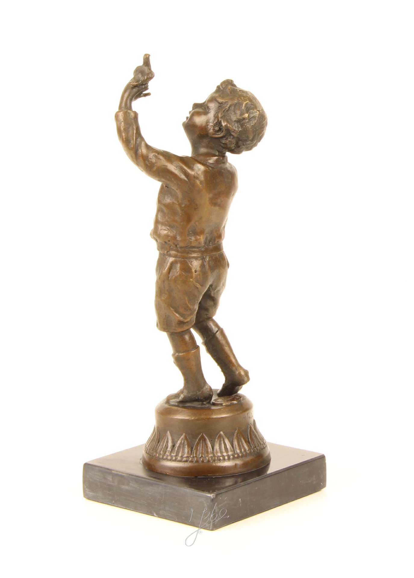 Handgefertigte Bronzejunge mit Taube Skulptur Elegante Kunst 9