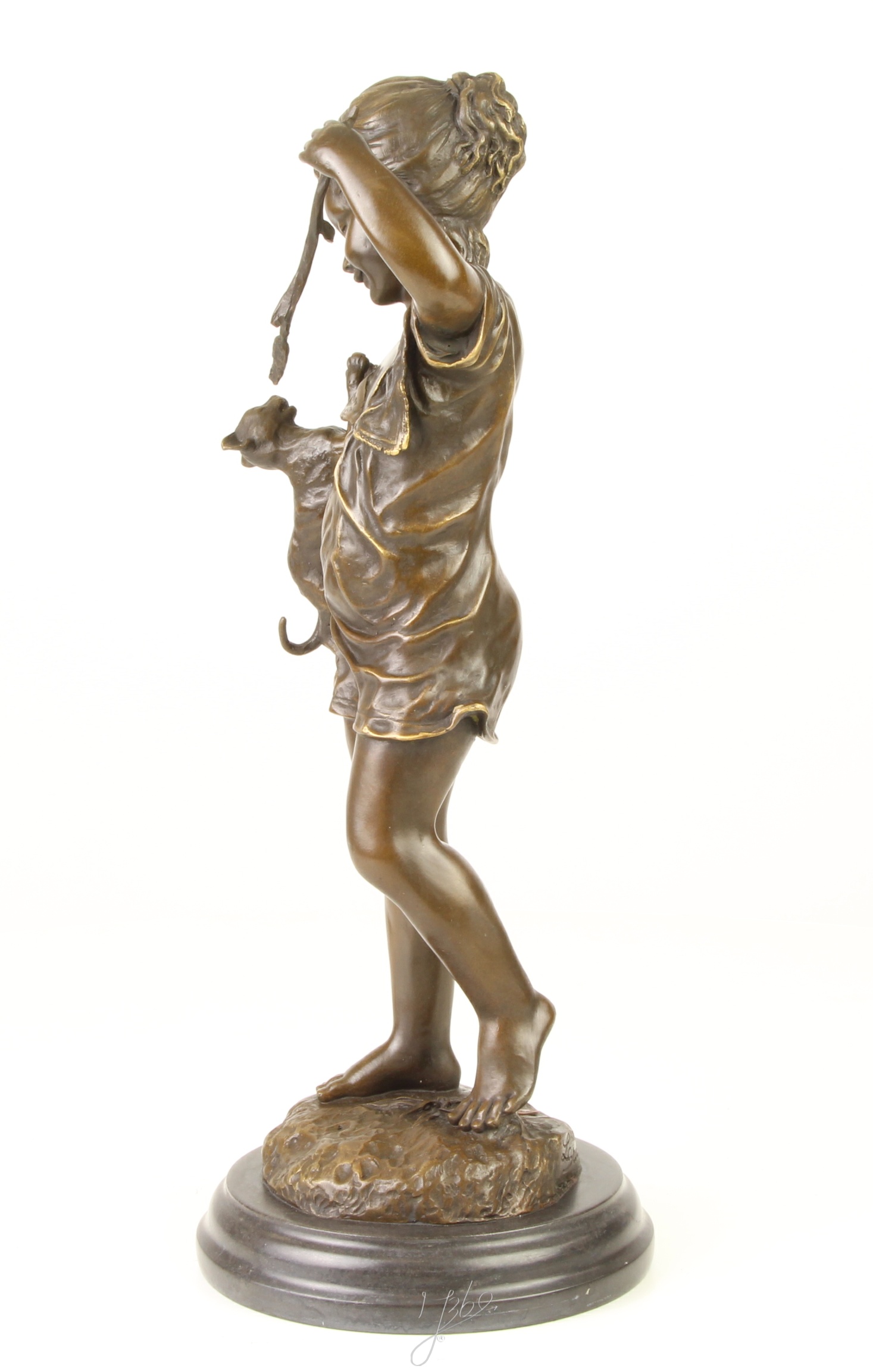 Einzigartige Bronze Kinderskulptur Mädchen mit Kaninchen auf Sockel 6
