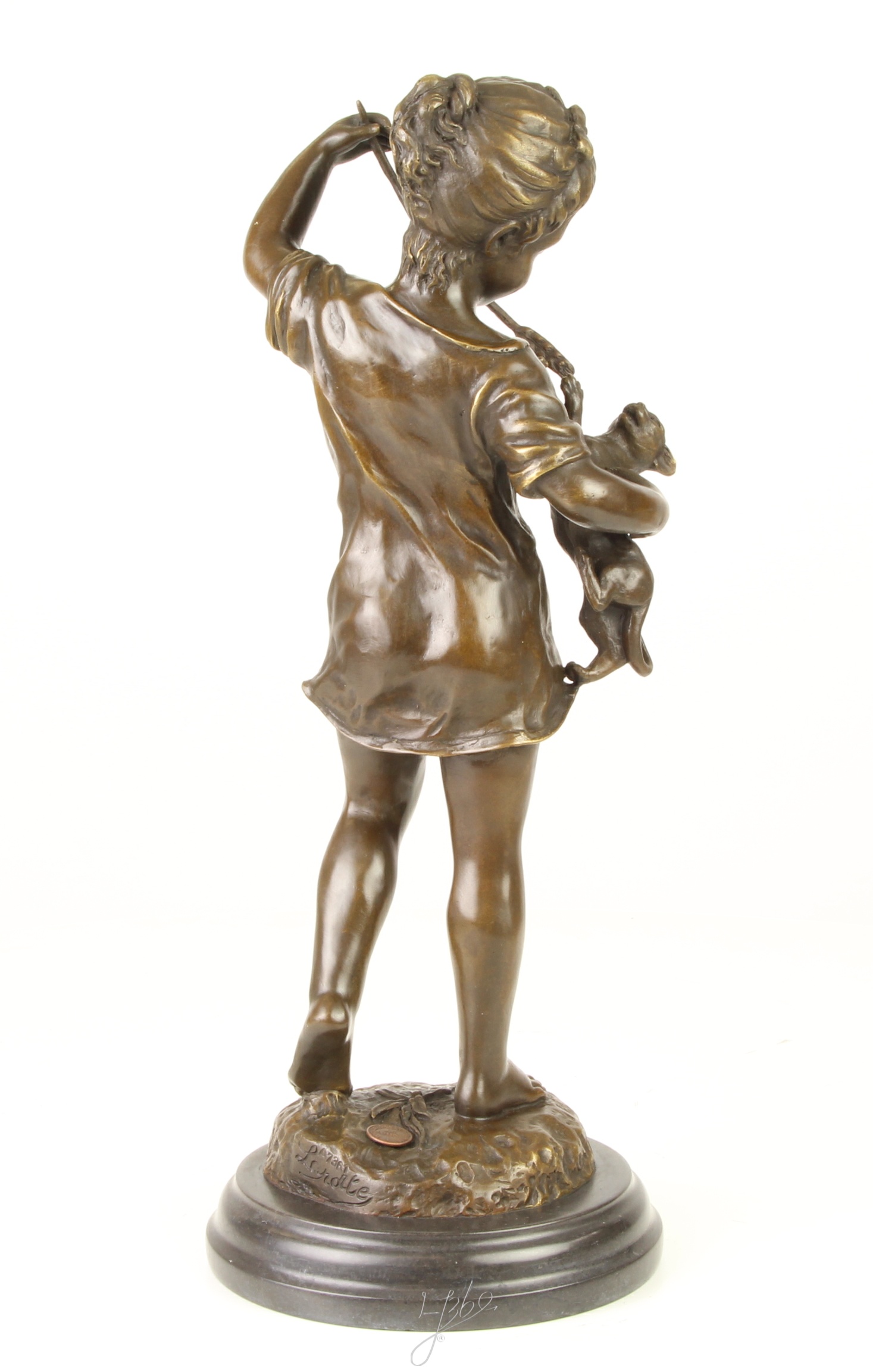 Einzigartige Bronze Kinderskulptur Mädchen mit Kaninchen auf Sockel 11