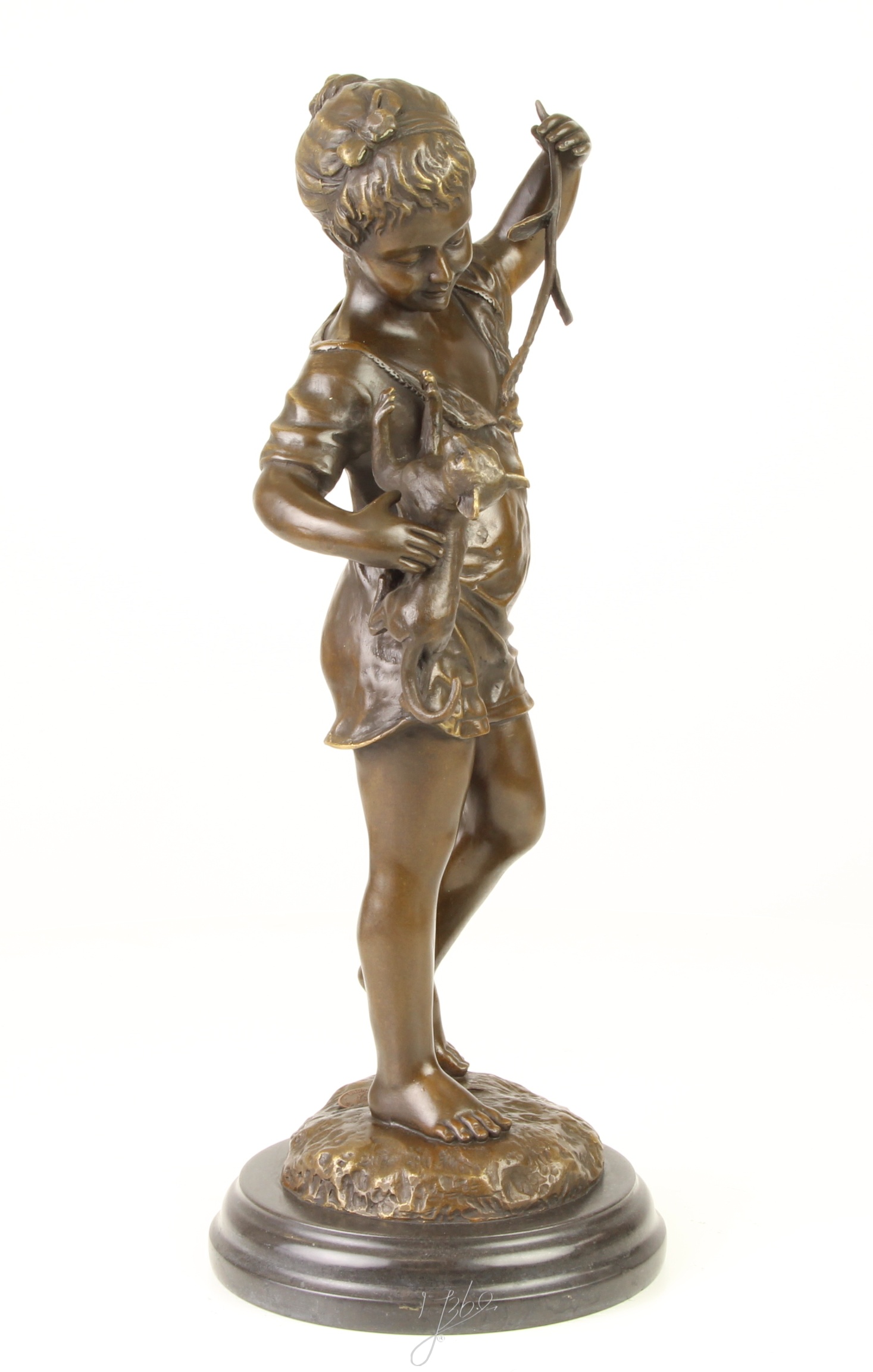 Einzigartige Bronze Kinderskulptur Mädchen mit Kaninchen auf Sockel 16