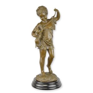 Einzigartige Bronze Kinderskulptur Mädchen mit Kaninchen auf Sockel