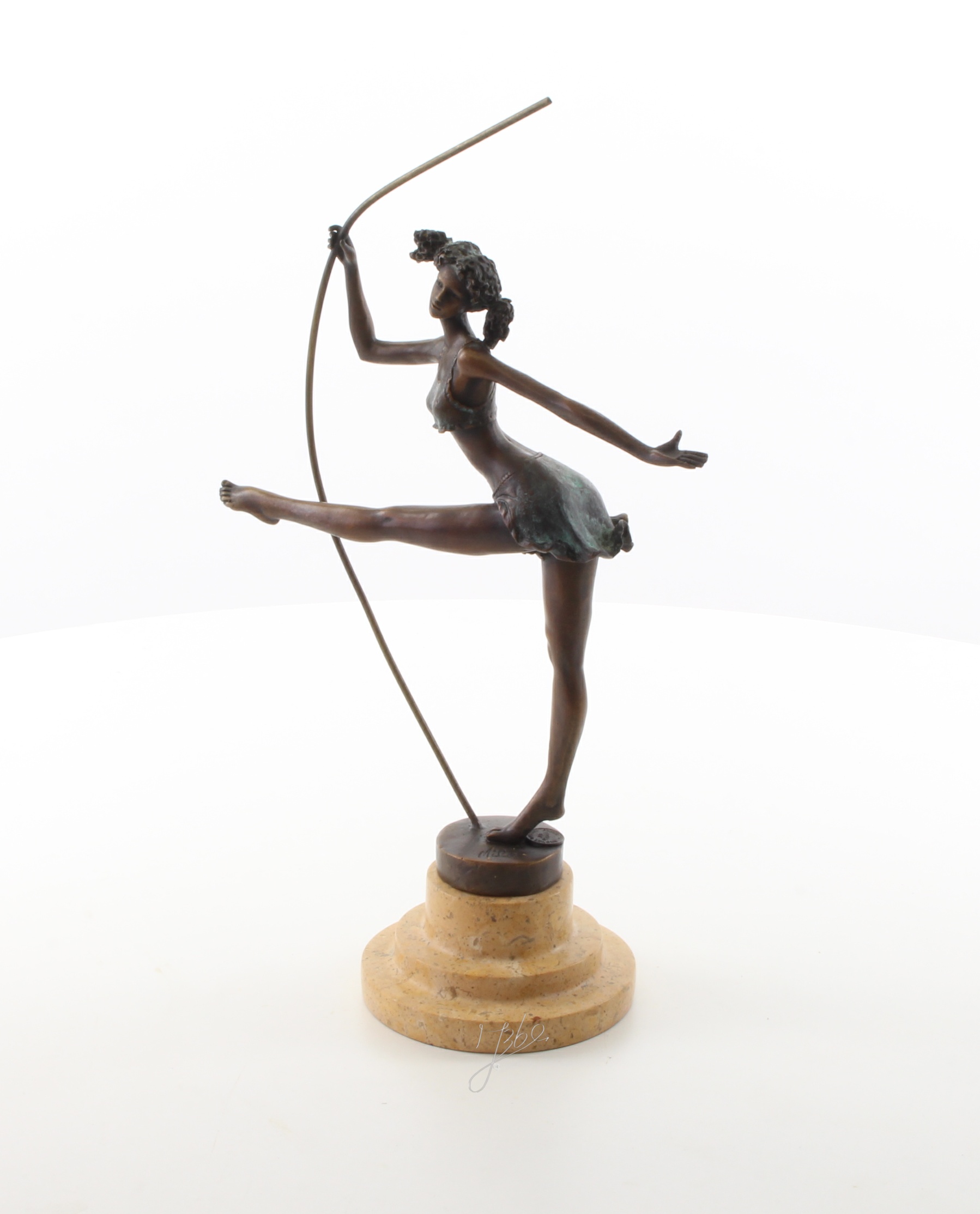 Elegante Bronze Ballerina Skulptur Tanzende Frau mit Stab 11