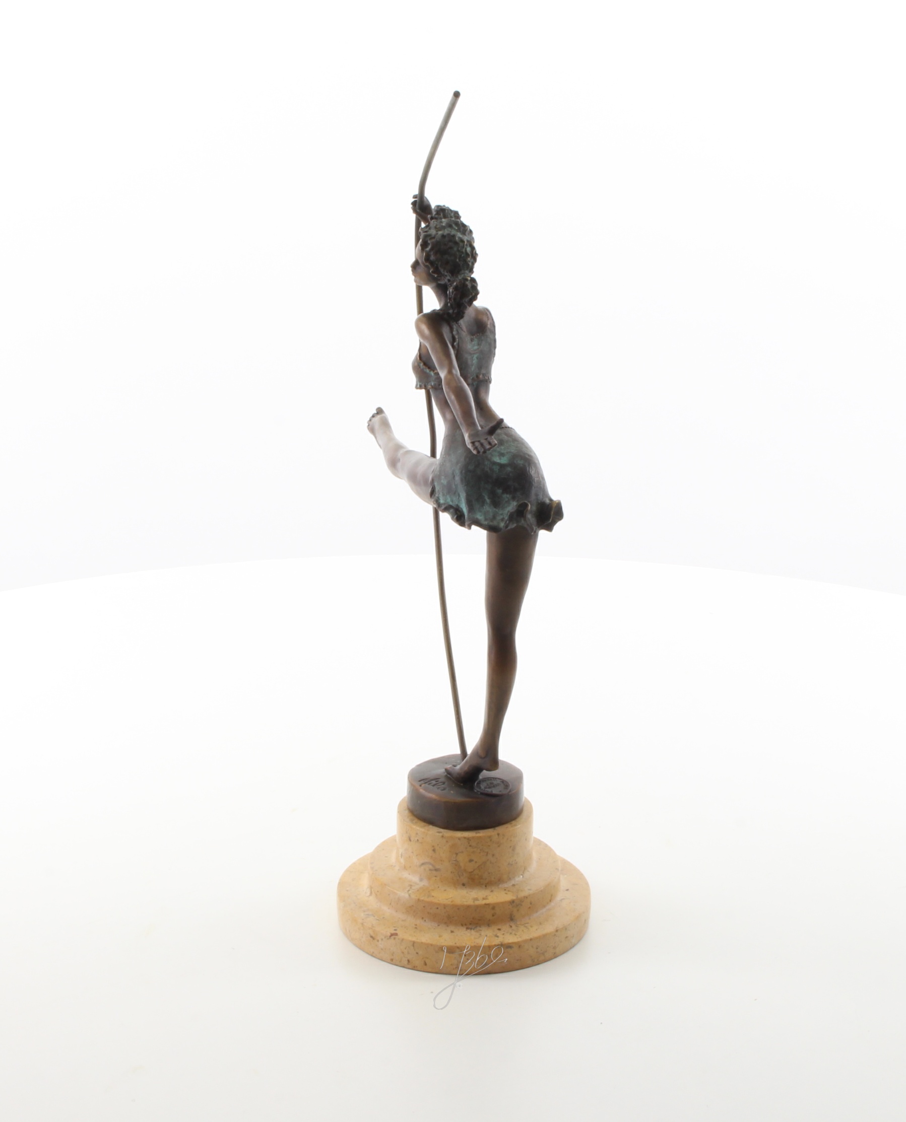 Elegante Bronze Ballerina Skulptur Tanzende Frau mit Stab 5