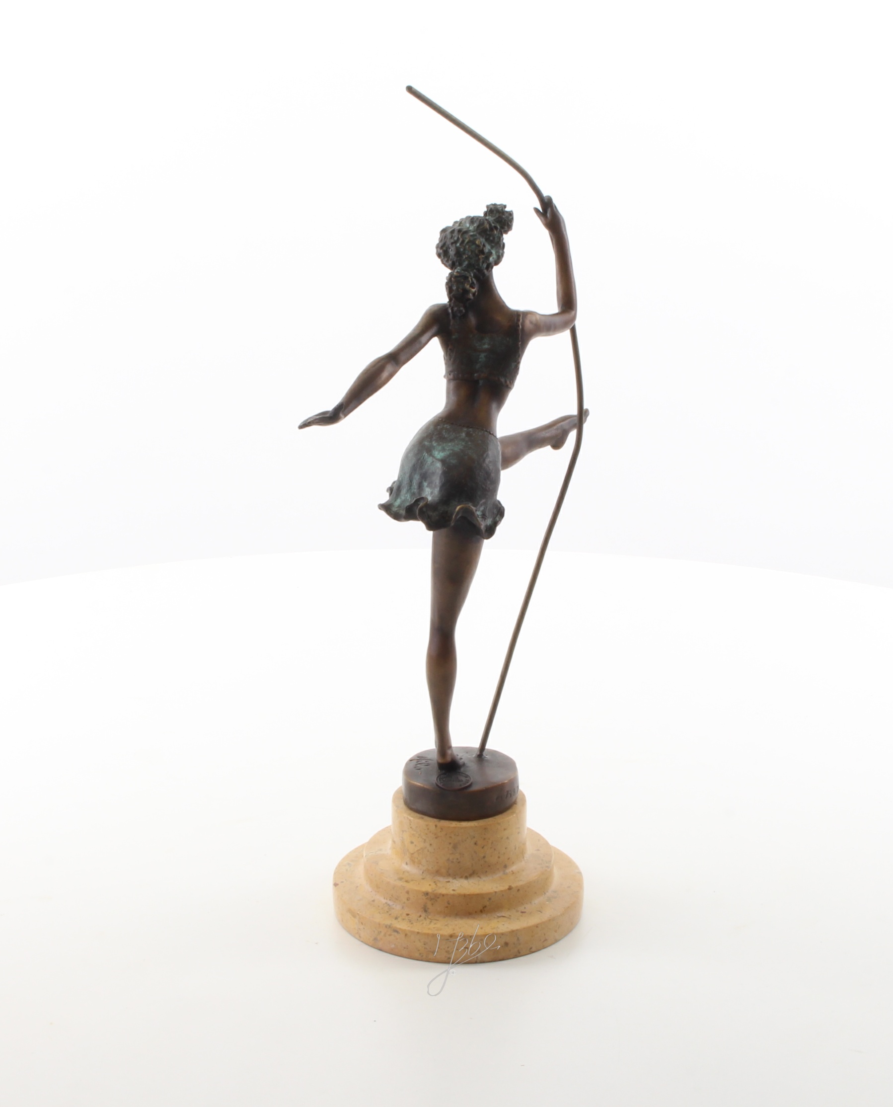 Elegante Bronze Ballerina Skulptur Tanzende Frau mit Stab 4