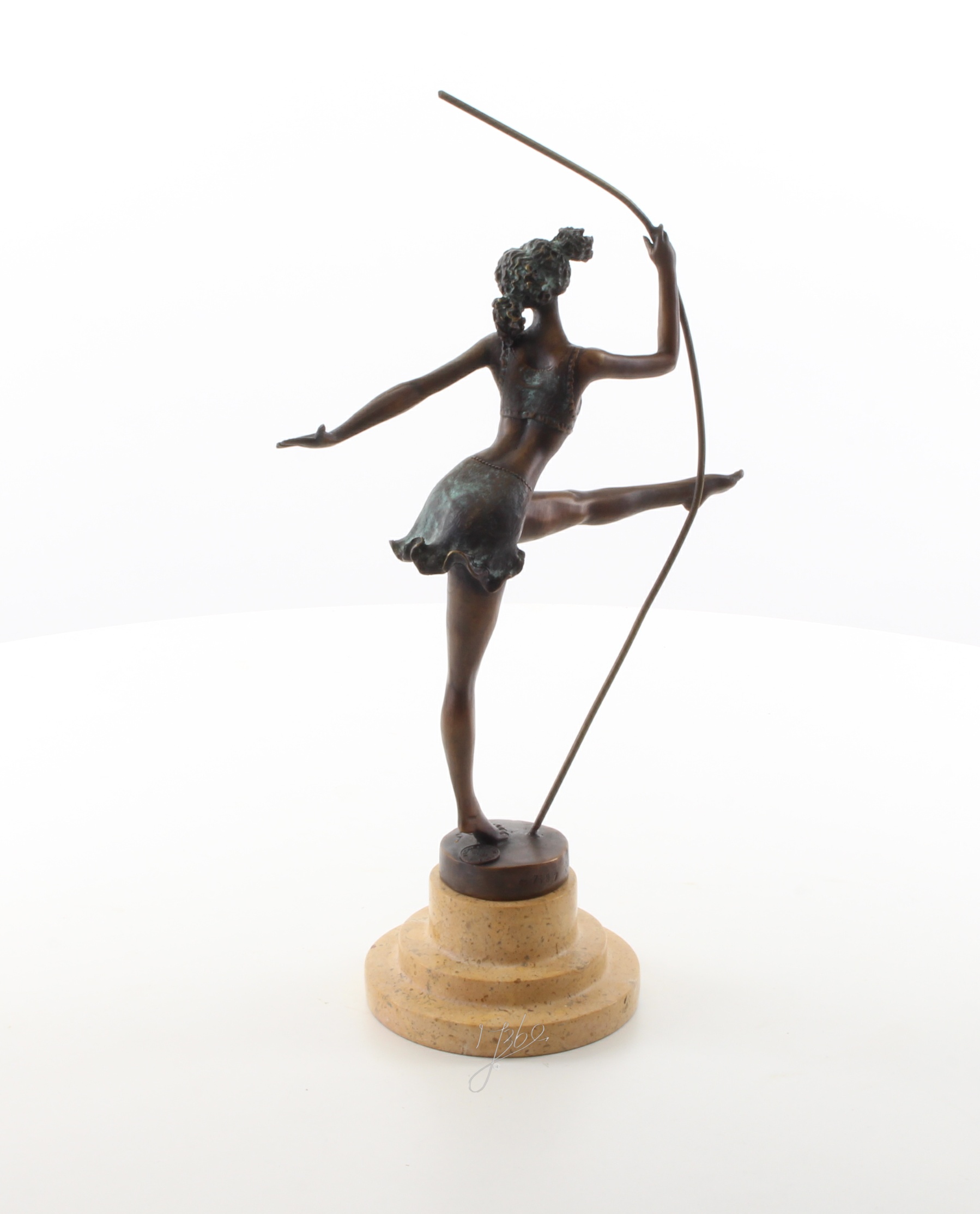 Elegante Bronze Ballerina Skulptur Tanzende Frau mit Stab 9