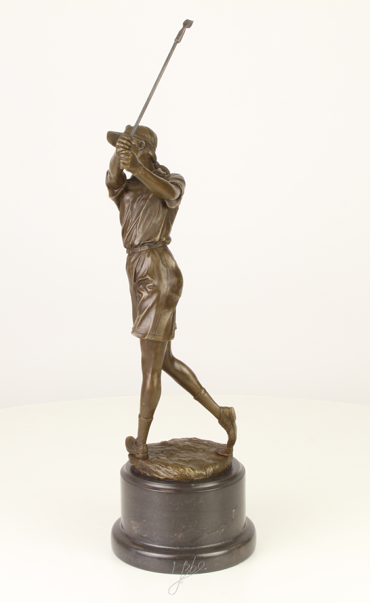 Elegante Bronze Golferin Skulptur Kunstvolle Bronzeskulptur einer Frau beim Golfen 6
