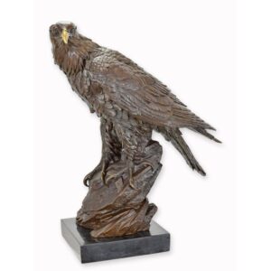 Hochwertige Bronze Adlerfigur Detaillierte Bronzeskulptur auf Felsen