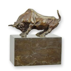Dynamische Bronze Stier Skulptur auf Sockel für Ihr Zuhause