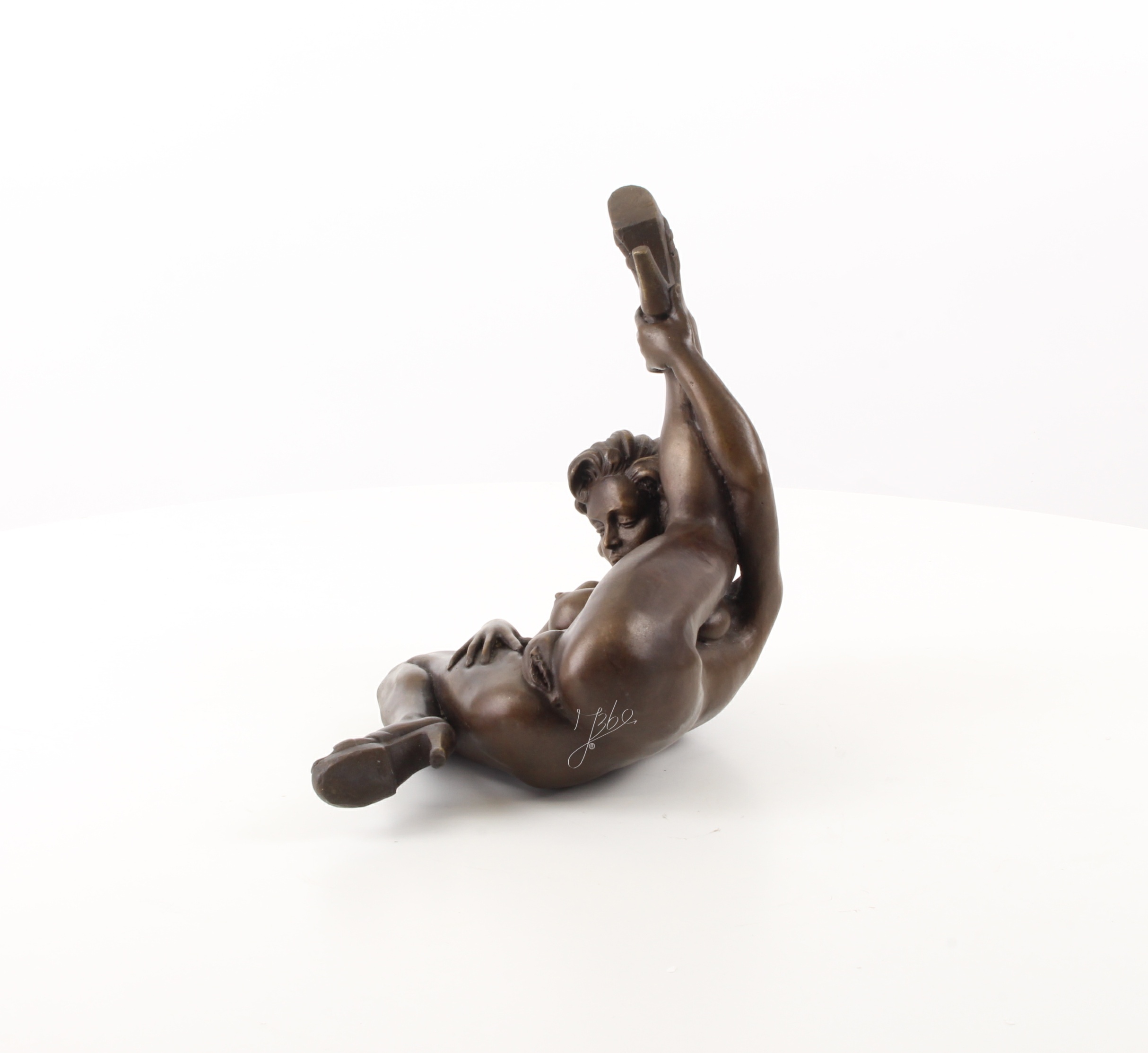 Handgefertigte Bronze Aktskulptur künstlerische Darstellung weiblicher Anmut 6