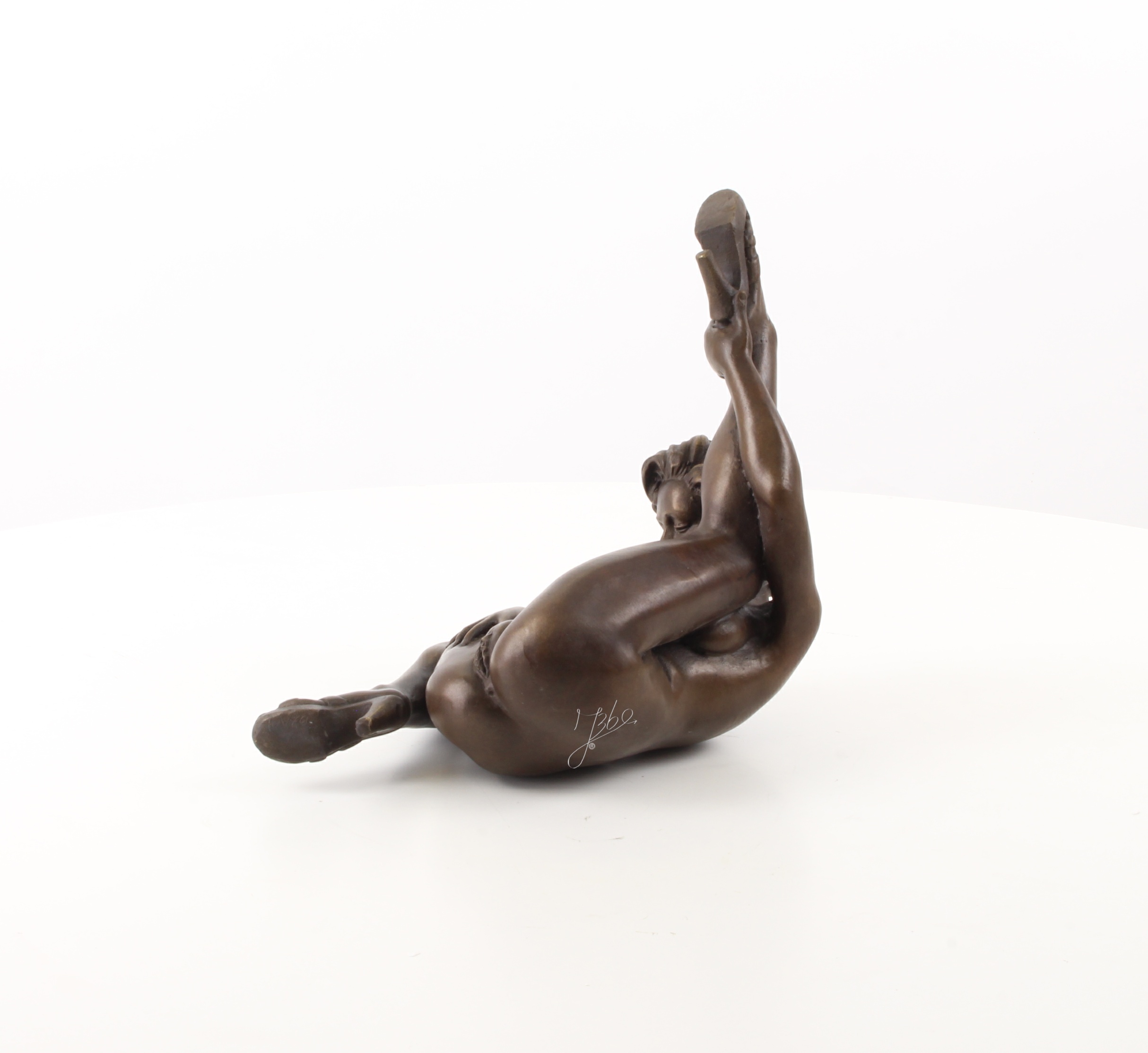 Handgefertigte Bronze Aktskulptur künstlerische Darstellung weiblicher Anmut 12