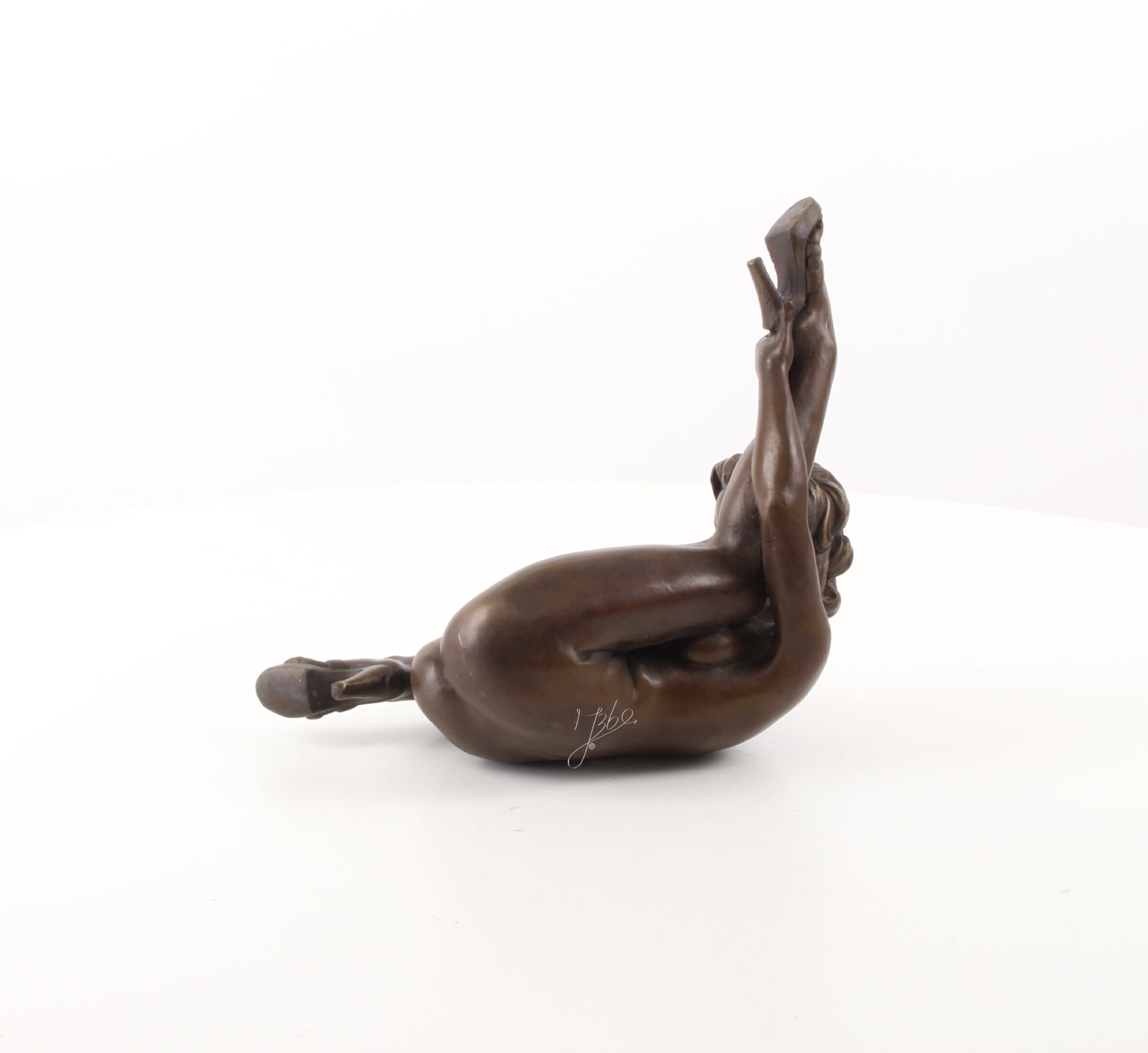 Handgefertigte Bronze Aktskulptur künstlerische Darstellung weiblicher Anmut 8