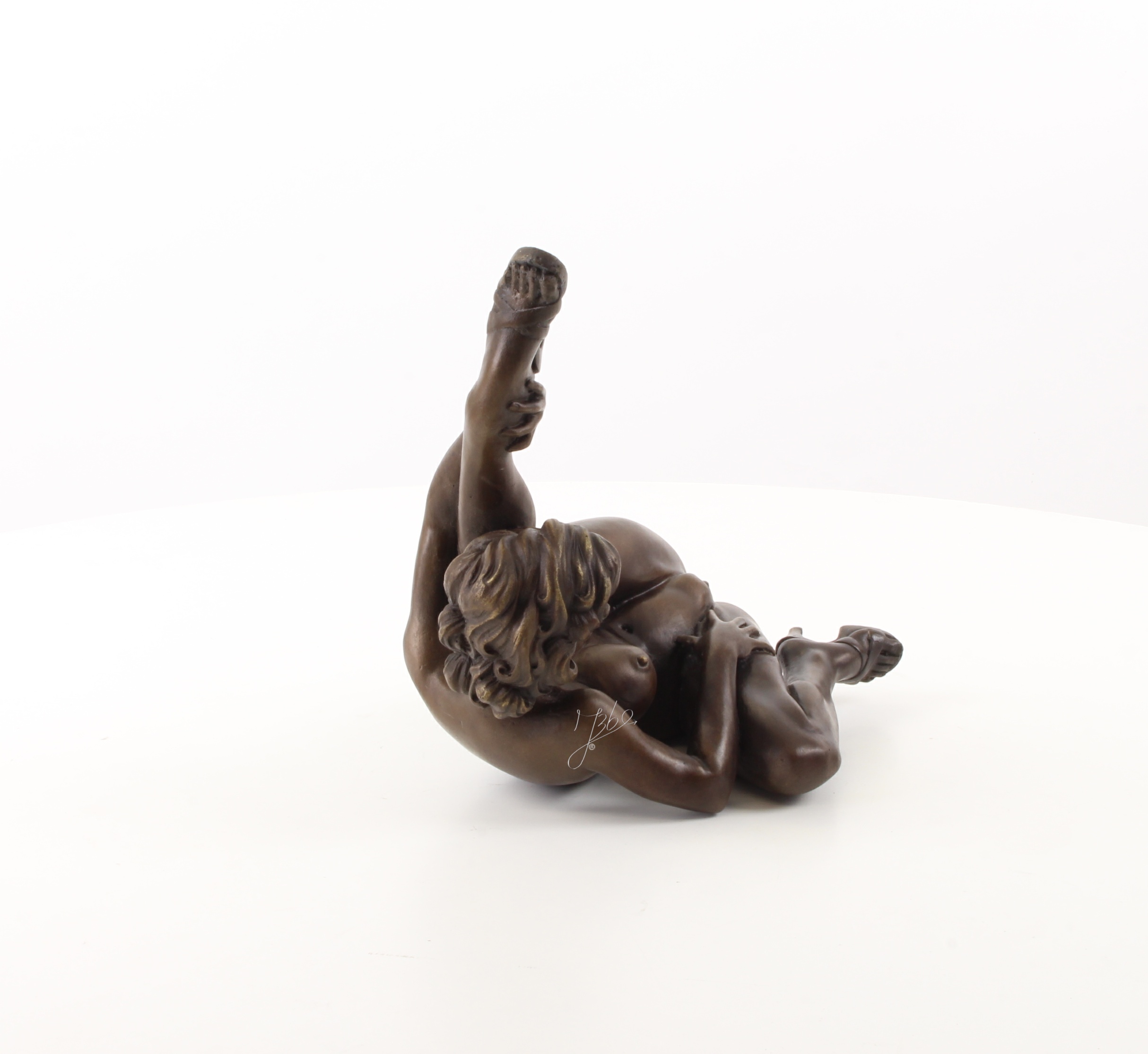 Handgefertigte Bronze Aktskulptur künstlerische Darstellung weiblicher Anmut 14