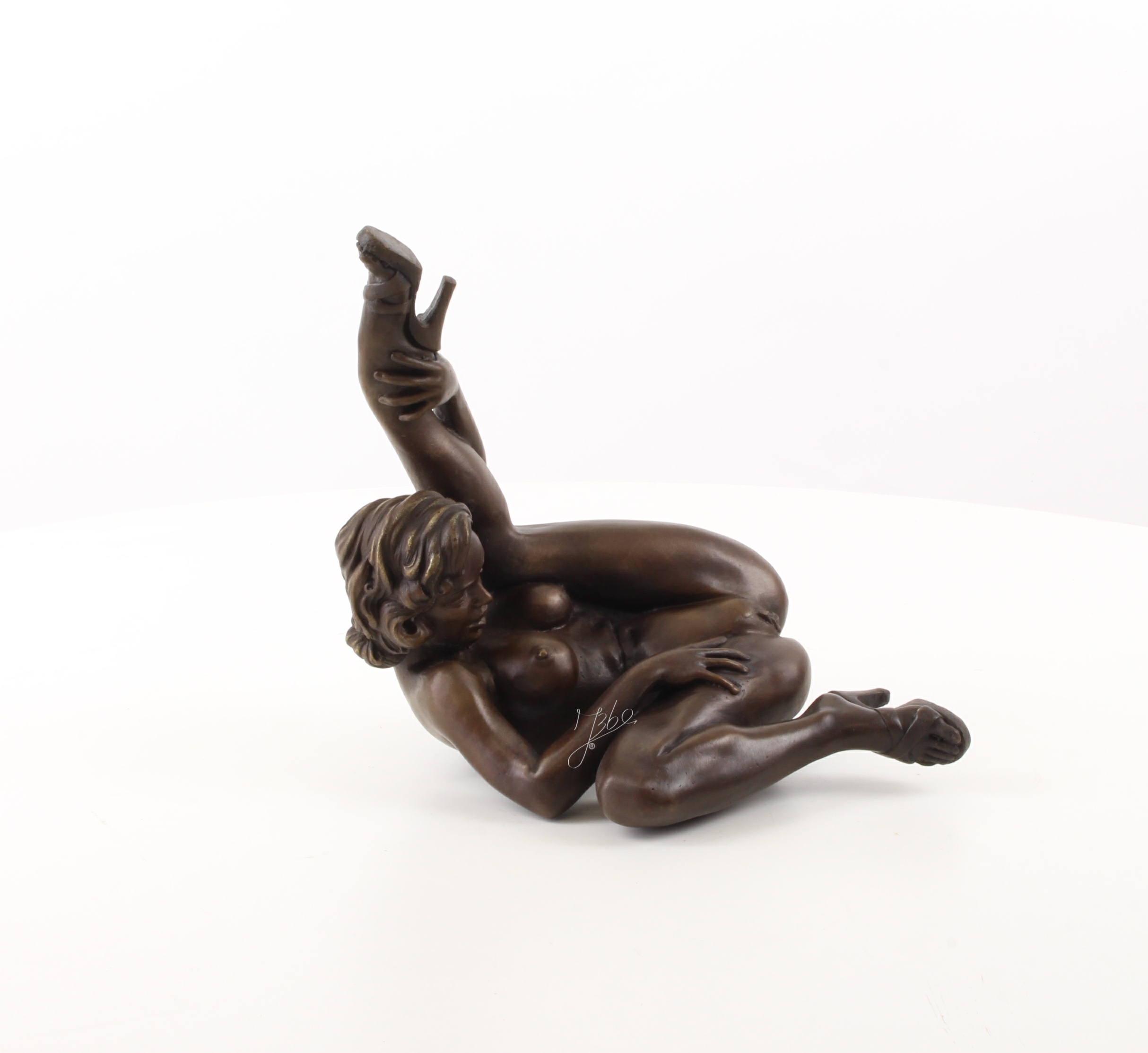 Handgefertigte Bronze Aktskulptur künstlerische Darstellung weiblicher Anmut 17