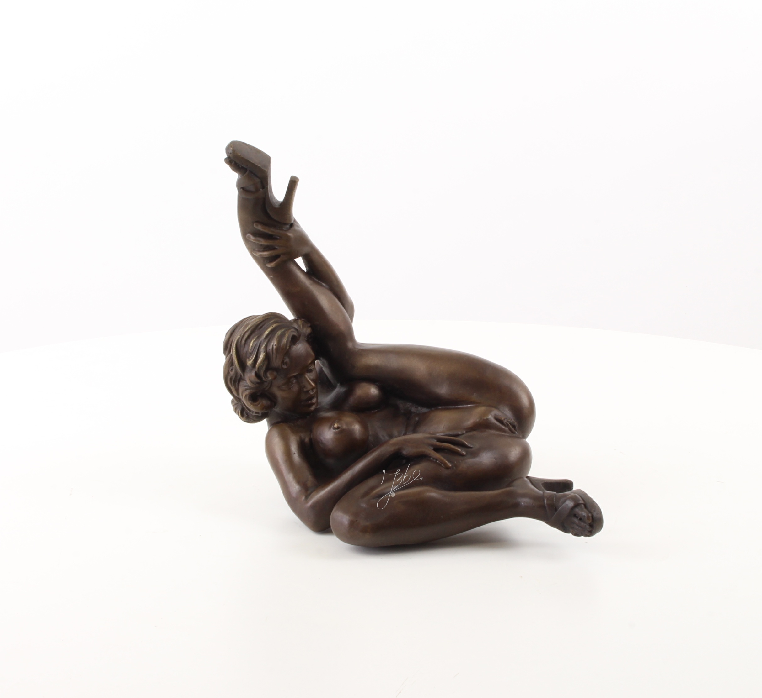 Handgefertigte Bronze Aktskulptur künstlerische Darstellung weiblicher Anmut 16